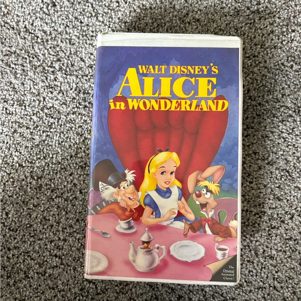 Walt Disney's Alice in Wonderland VHS - Classic Animation